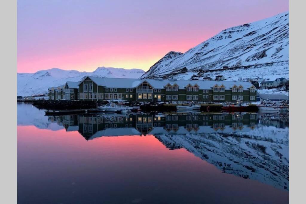 House With A Warm Soul In North Iceland Siglufjordur Exteriér fotografie