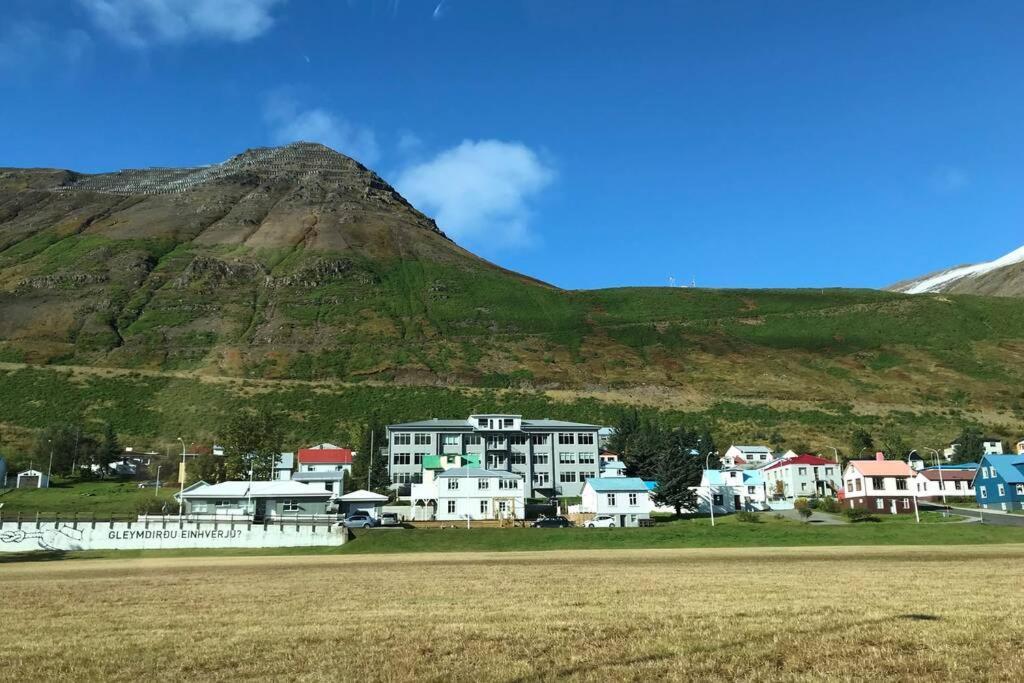House With A Warm Soul In North Iceland Siglufjordur Exteriér fotografie