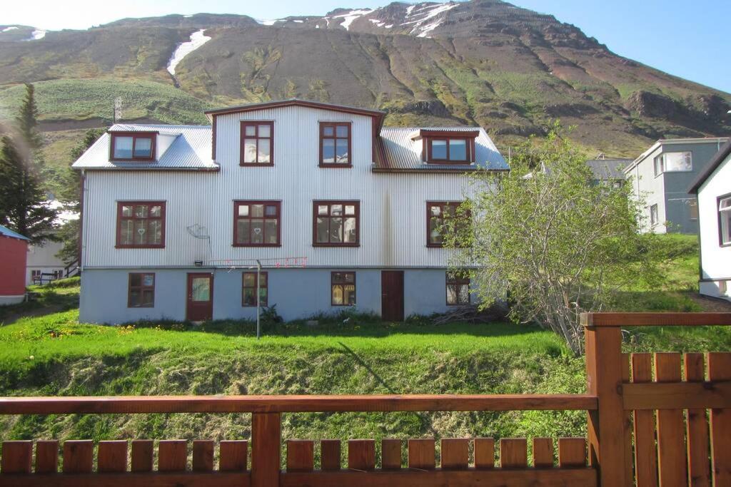 House With A Warm Soul In North Iceland Siglufjordur Exteriér fotografie